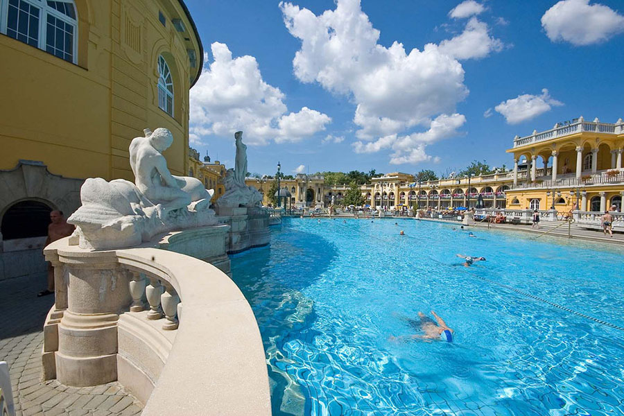 赛切尼温泉浴场